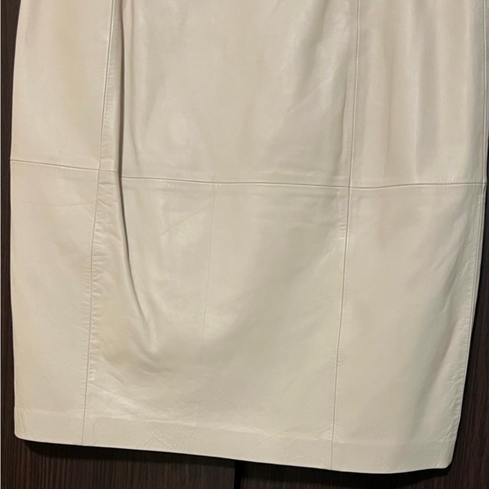 Very good condition,size 6 , color cream ,Brand DKny